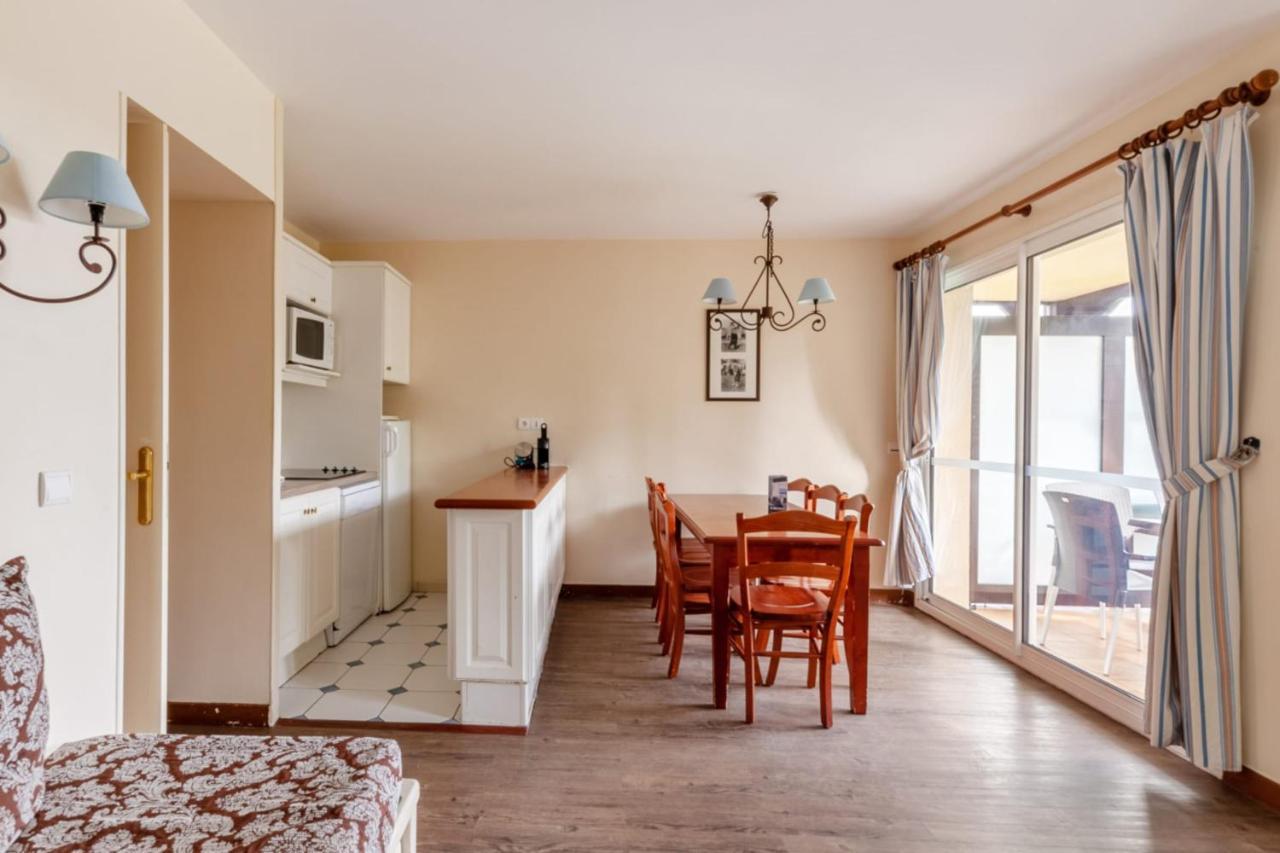 Nice 2-Br In A Residence With Pool - Deauville - Welkeys Buitenkant foto