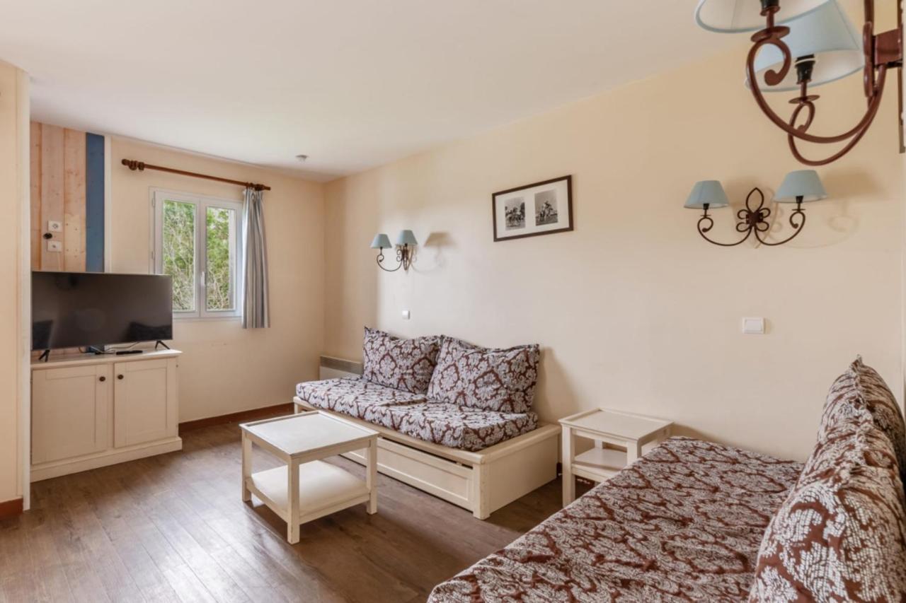 Nice 2-Br In A Residence With Pool - Deauville - Welkeys Buitenkant foto
